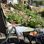 アパート Schiller Ferienwohnung, Pool, Nideggen, Eifel ニデッケン