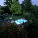 Schiller Ferienwohnung, Pool, Nideggen, Eifel アパート *