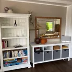 Schiller Ferienwohnung, Pool, Nideggen, Eifel アパート ニデッケン