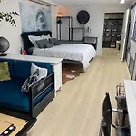 アパート Schiller Ferienwohnung, Pool, Nideggen, Eifel ニデッケン