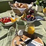Schiller Ferienwohnung, Pool, Nideggen, Eifel ニデッケン