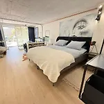 Schiller Ferienwohnung, Pool, Nideggen, Eifel ニデッケン