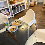 Schiller Ferienwohnung, Pool, Nideggen, Eifel アパート ニデッケン