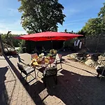アパート Schiller Ferienwohnung, Pool, Nideggen, Eifel ニデッケン