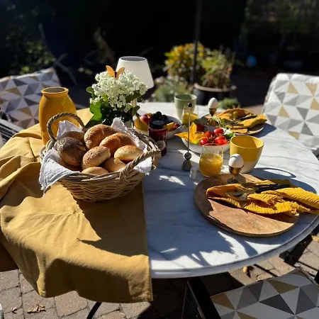 Schiller Ferienwohnung, Pool, Nideggen, Eifel נידגן
