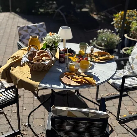 Schiller Ferienwohnung, Pool, Nideggen, Eifel * נידגן