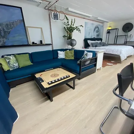דירה Schiller Ferienwohnung, Pool, Nideggen, Eifel *