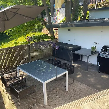 Schiller Ferienwohnung, Pool, Nideggen, Eifel נידגן