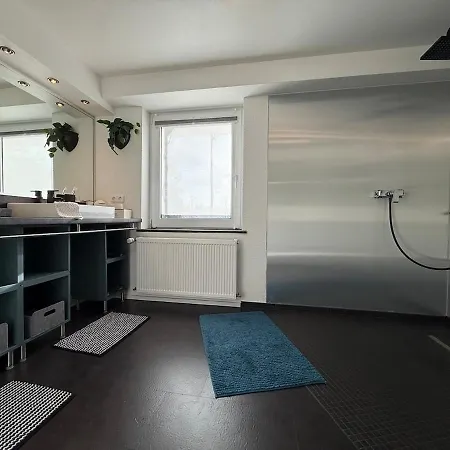 Schiller Ferienwohnung, Pool, Nideggen, Eifel נידגן