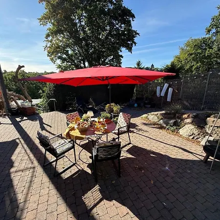 דירה Schiller Ferienwohnung, Pool, Nideggen, Eifel נידגן