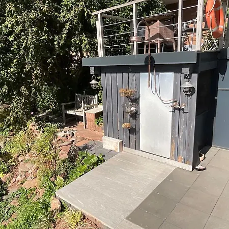 דירה Schiller Ferienwohnung, Pool, Nideggen, Eifel נידגן