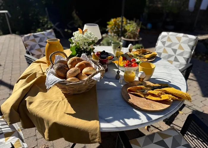 Schiller Ferienwohnung, Pool, Nideggen, Eifel 尼蒂戈恩