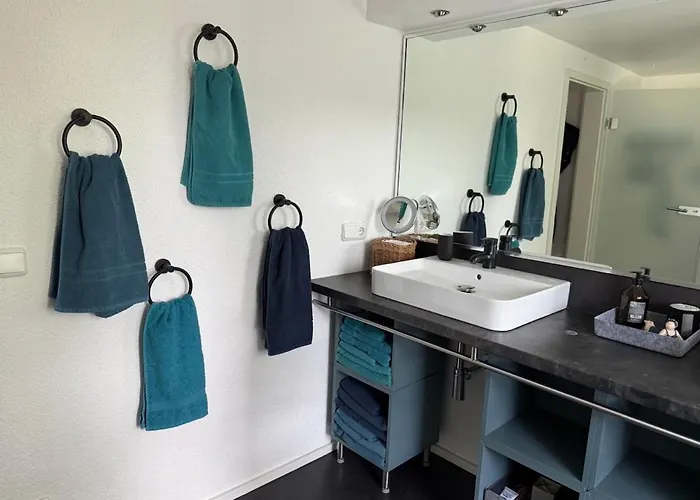 Schiller Ferienwohnung, Pool, Nideggen, Eifel 公寓 *