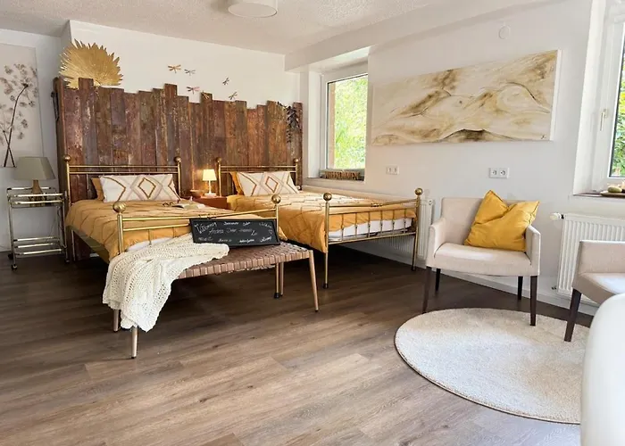 Schiller Ferienwohnung, Pool, Nideggen, Eifel Apartmán *