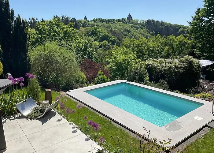 Schiller Ferienwohnung, Pool, Nideggen, Eifel 尼蒂戈恩