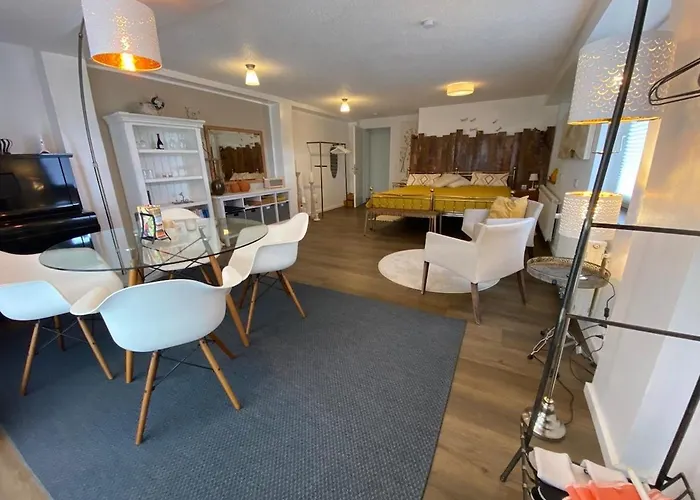 Schiller Ferienwohnung, Pool, Nideggen, Eifel * 尼蒂戈恩