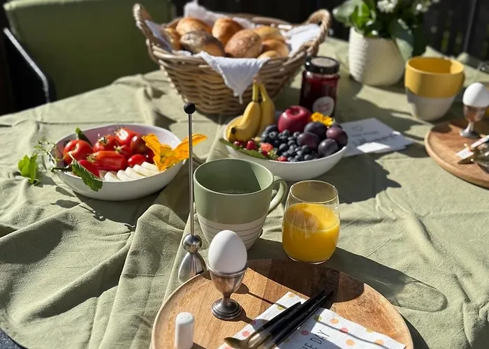 Schiller Ferienwohnung, Pool, Nideggen, Eifel Nideggen